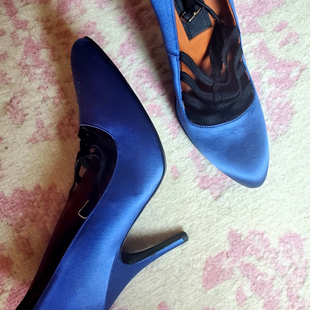 Lanvin Satin Ankle-Strap Pumps - Picture 5 of 6